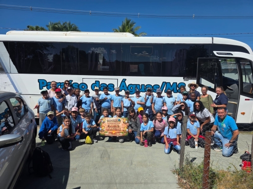 Alunos da Escola Kou Takahashi participam de aula prática em Parque Natural de Alcinópolis 